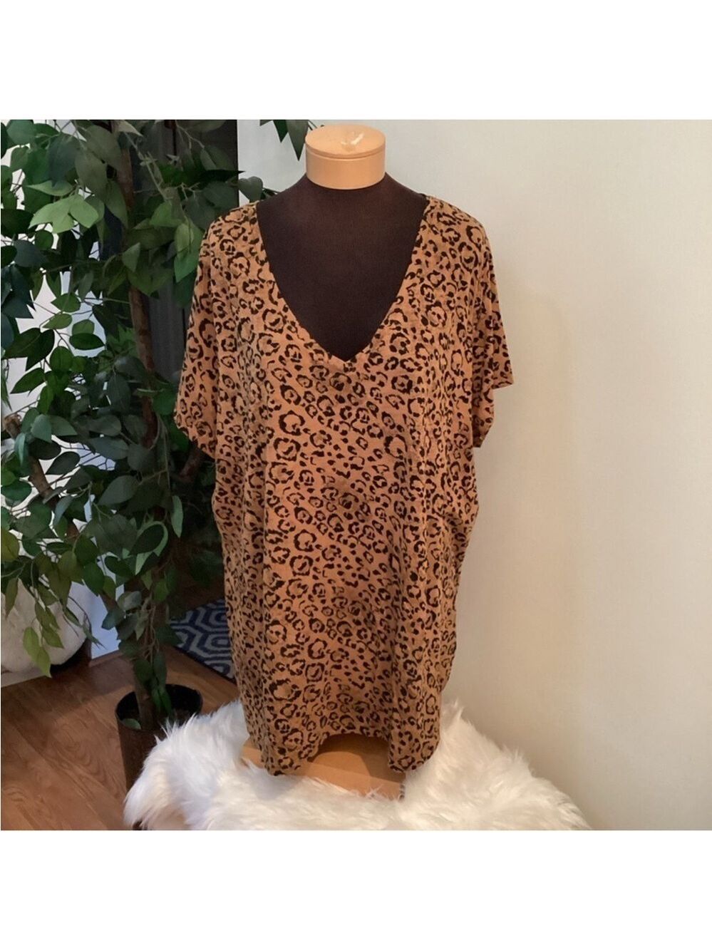 Ava & Viv short sleeve blouse Woman’s size 3X  animal cheetah leopard